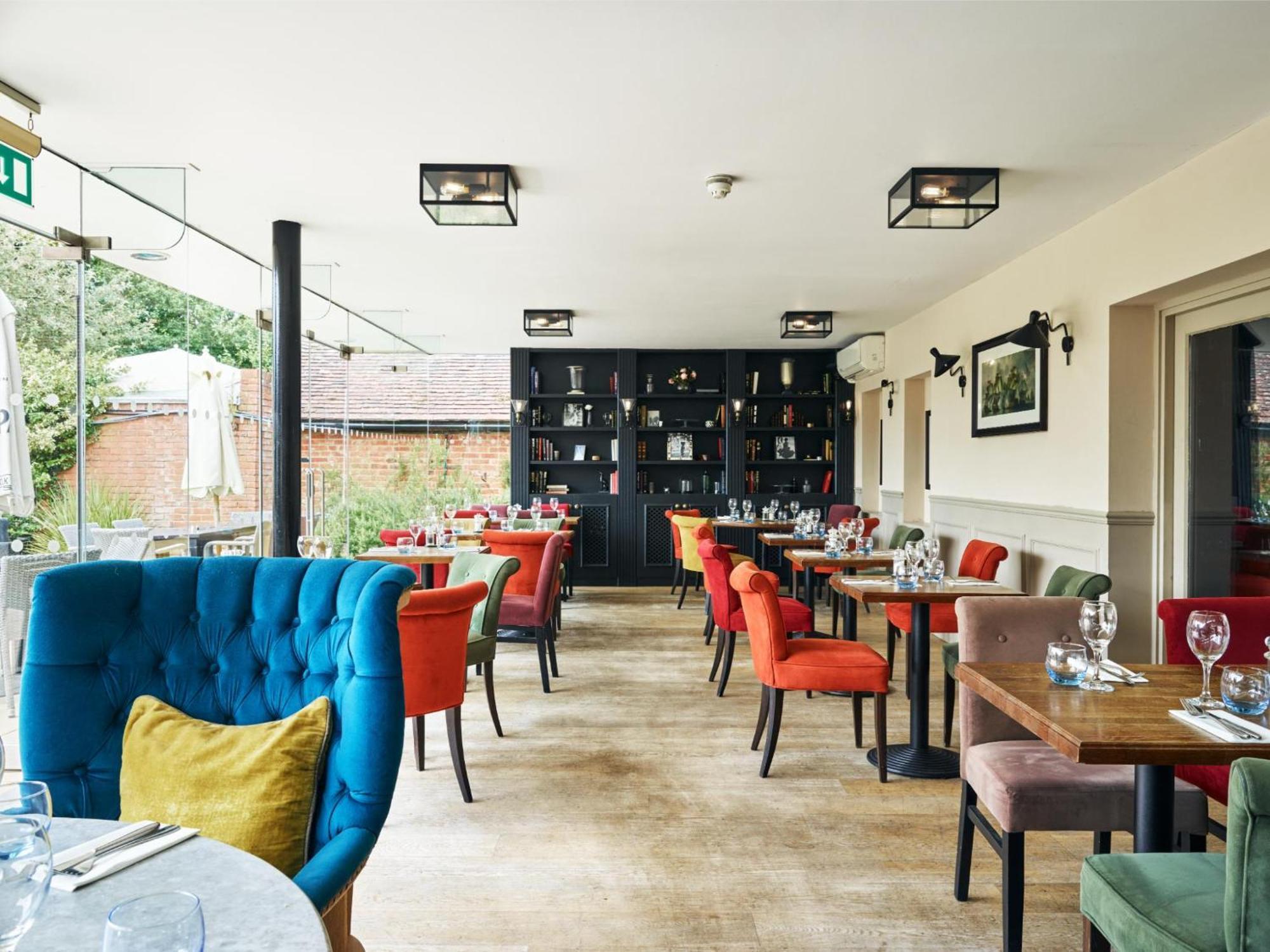 The Talbot Inn Woking Eksteriør billede