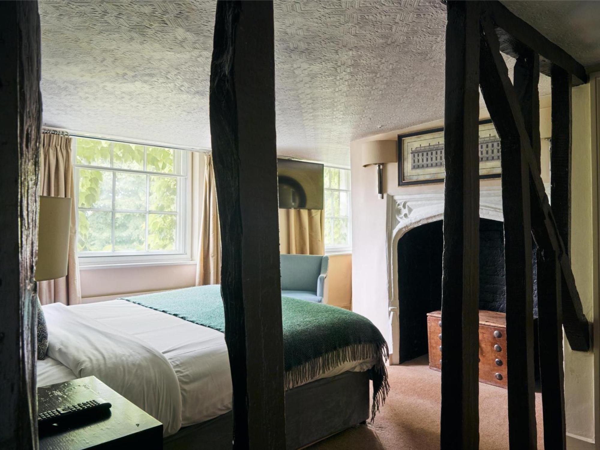 The Talbot Inn Woking Eksteriør billede