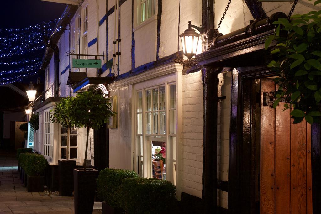 The Talbot Inn Woking Eksteriør billede