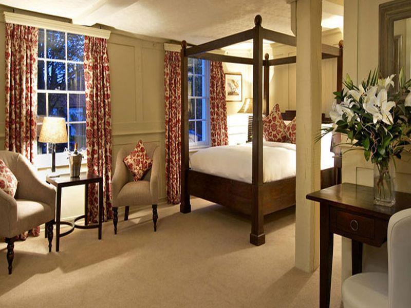 The Talbot Inn Woking Eksteriør billede