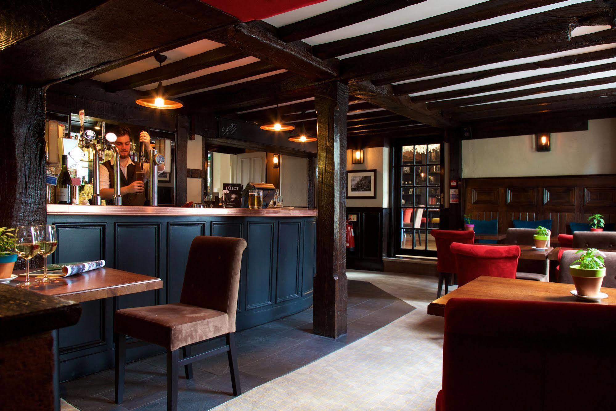 The Talbot Inn Woking Eksteriør billede